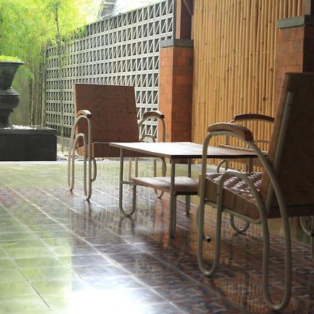 Komoreya Guesthouse Kejayan Extérieur photo